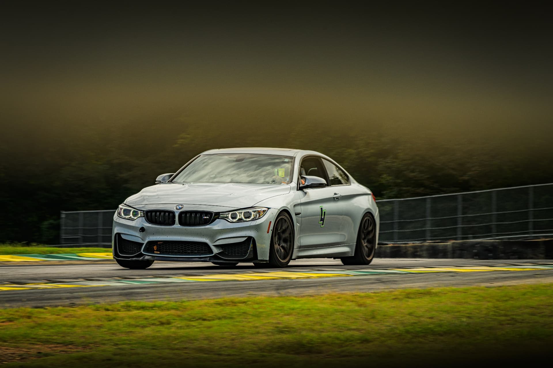 2015 BMW M4 photo 4
