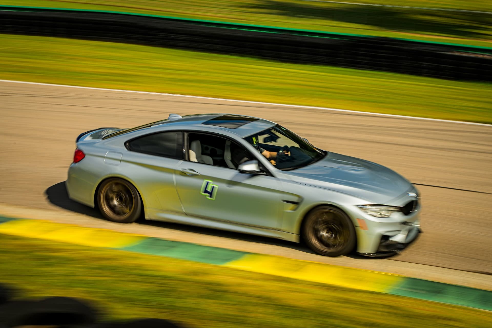 2015 BMW M4 photo 5